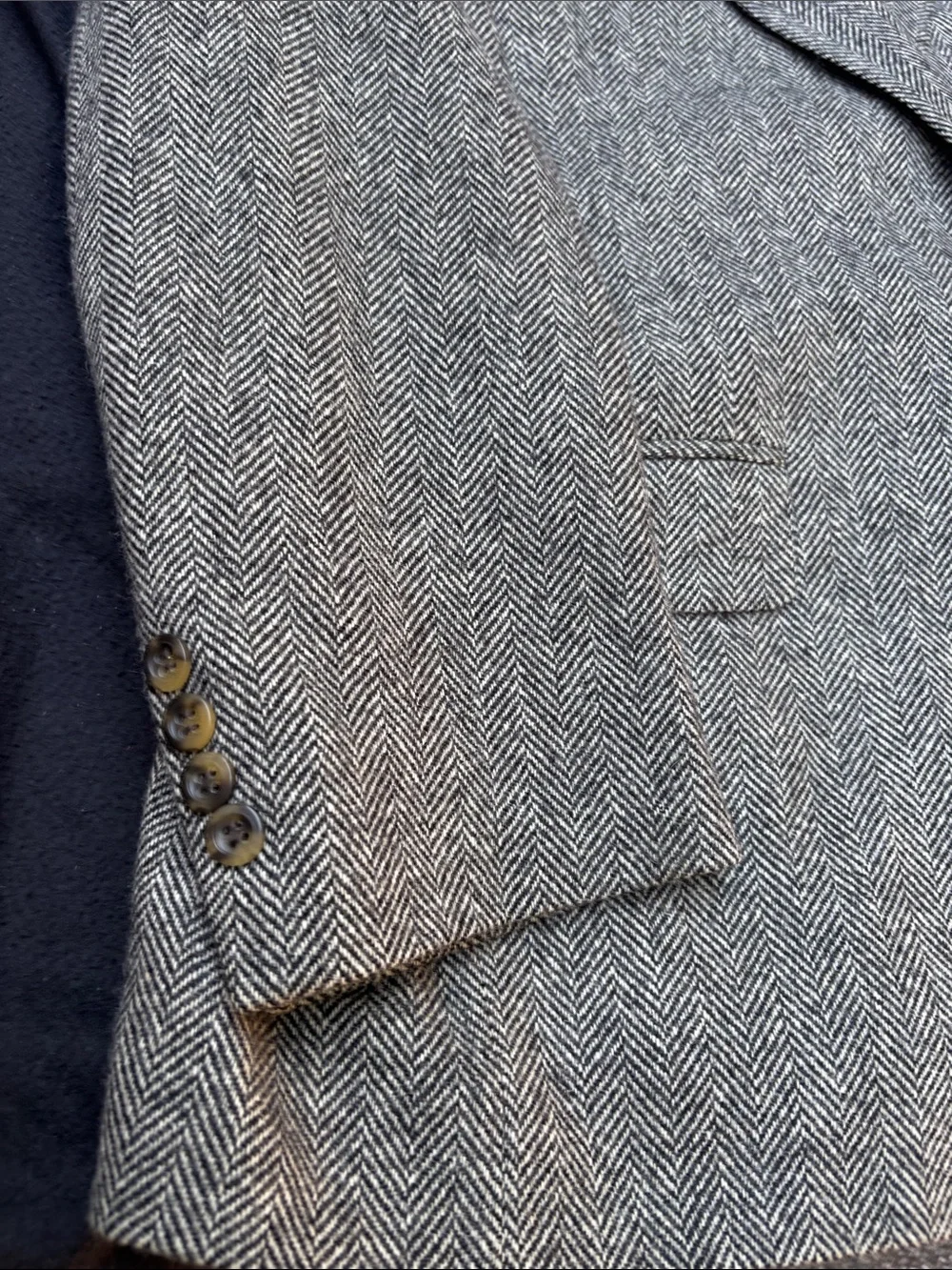 bill blass Gray Herringbone Sport Coat Blazer. Vintage Crew Neck 100% Pure Wool